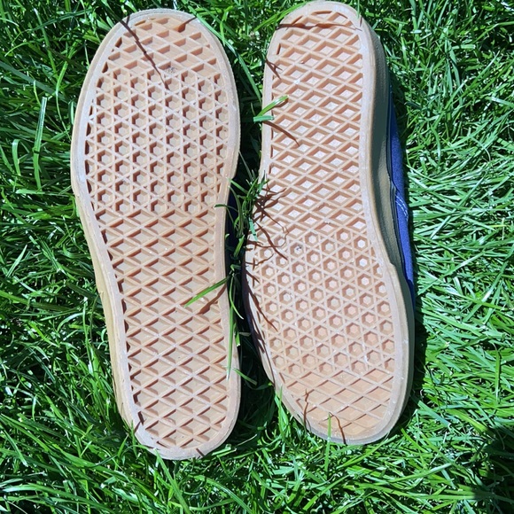 Vans - Picture 3 of 4